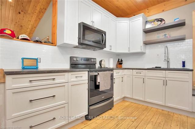 263 King St, House detached with 3 bedrooms, 2 bathrooms and 4 parking in Southwest Middlesex ON | Image 5