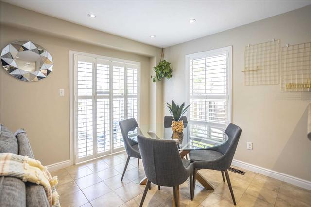 109 Win Timbers Cres, House semidetached with 3 bedrooms, 4 bathrooms and 3 parking in Whitchurch Stouffville ON | Image 4