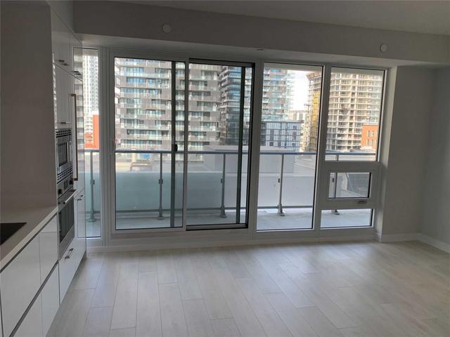 1003 - 2221 Yonge St E, Condo with 2 bedrooms, 2 bathrooms and 0 parking in Toronto ON | Image 6