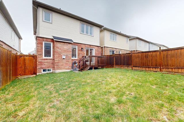 1389 Rennie St, House detached with 3 bedrooms, 3 bathrooms and 3 parking in Oshawa ON | Image 31