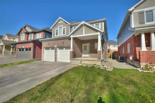 13 Winterberry Blvd Boulevard, House detached with 6 bedrooms, 4 bathrooms and 5 parking in Thorold ON | Image 1
