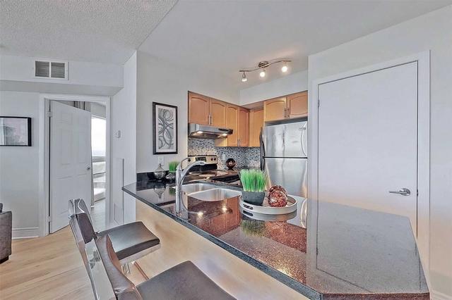 1808 - 219 Fort York Blvd, Condo with 2 bedrooms, 1 bathrooms and 1 parking in Toronto ON | Image 5