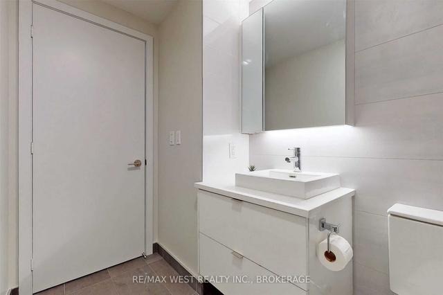 310 - 21 Lawren Harris Sq, Condo with 1 bedrooms, 1 bathrooms and 0 parking in Toronto ON | Image 9