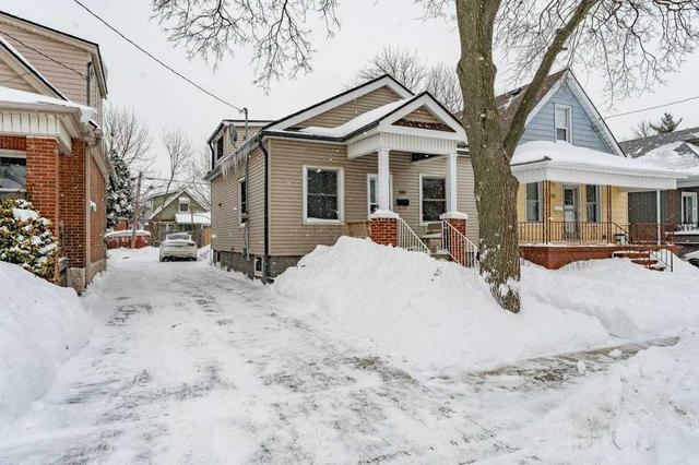 100 Cameron Ave N, House detached with 3 bedrooms, 2 bathrooms and 2 parking in Hamilton ON | Image 1