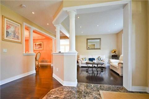 41 Mountain Ridge Rd, House detached with 4 bedrooms, 4 bathrooms and 4 parking in Brampton ON | Image 4