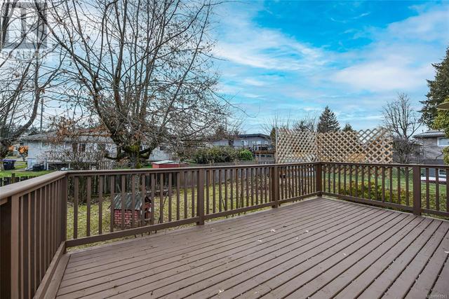 1757 Harmston Ave, House detached with 4 bedrooms, 3 bathrooms and 3 parking in Courtenay BC | Image 46