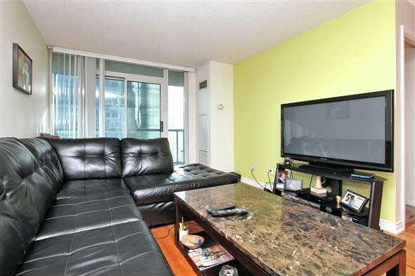 1505 - 30 Grand Trunk Cres, Condo with 1 bedrooms, 1 bathrooms and null parking in Toronto ON | Image 4