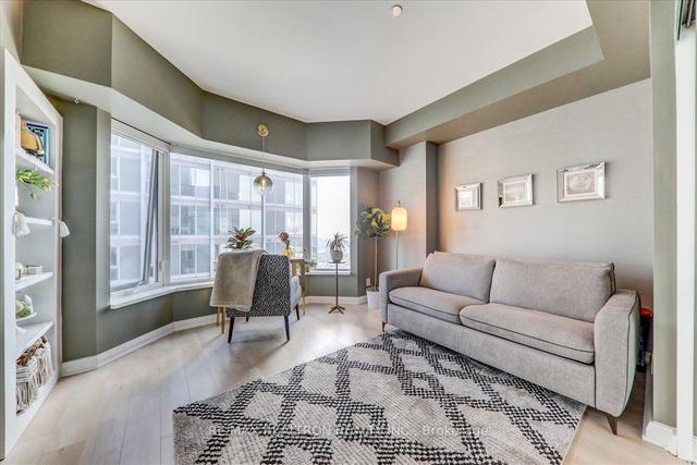 3112 - 155 Yorkville Ave, Condo with 0 bedrooms, 1 bathrooms and 0 parking in Toronto ON | Image 3