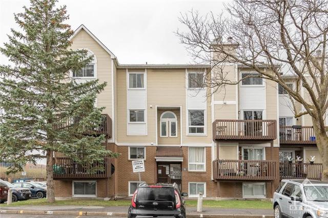 1 - 300 Fenerty Court, House attached with 3 bedrooms, 2 bathrooms and 1 parking in Ottawa ON | Card Image