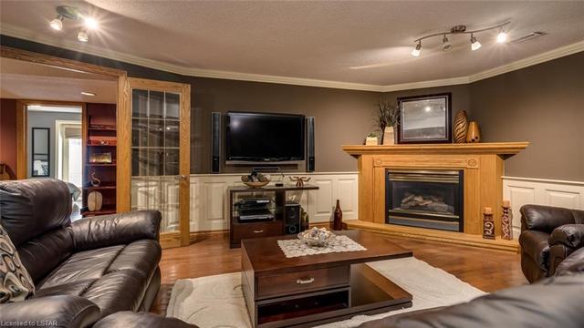 10219 Pinetree Drive, House detached with 4 bedrooms, 3 bathrooms and 10 parking in Lambton Shores ON | Image 36