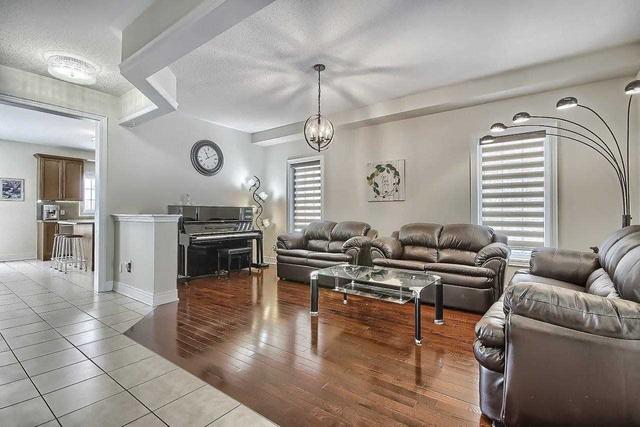 109 Lady Karen Cres, House detached with 4 bedrooms, 5 bathrooms and 6 parking in Vaughan ON | Image 23