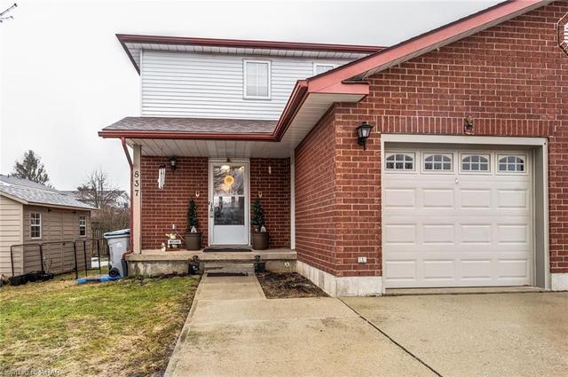 837 Edgar Street W, House semidetached with 3 bedrooms, 1 bathrooms and 5 parking in North Perth ON | Image 23
