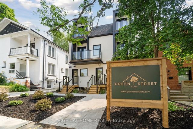 3 - 369 Howland Ave, Condo with 2 bedrooms, 1 bathrooms and 0 parking in Toronto ON | Image 6