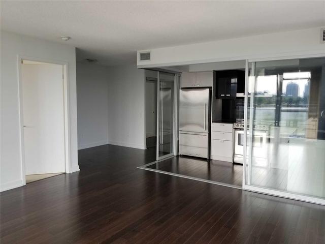 1509 - 121 Mcmahon Dr, Condo with 2 bedrooms, 2 bathrooms and 1 parking in Toronto ON | Image 6