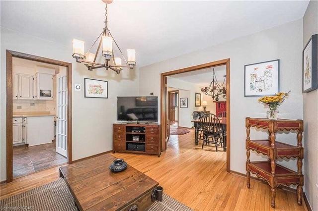 46 Lyon Ave, House detached with 3 bedrooms, 3 bathrooms and 4 parking in Guelph ON | Image 5