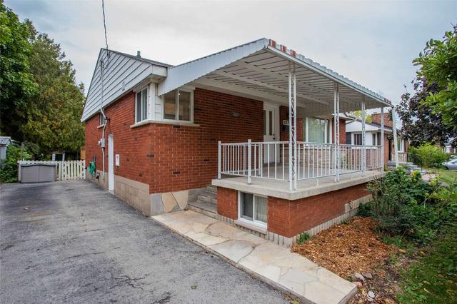 1279 Royal Dr, House detached with 2 bedrooms, 3 bathrooms and 3 parking in Burlington ON | Image 1