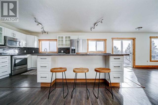 9131 Range Road 2 2, House detached with 2 bedrooms, 2 bathrooms and null parking in Pincher Creek No. 9 AB | Image 8