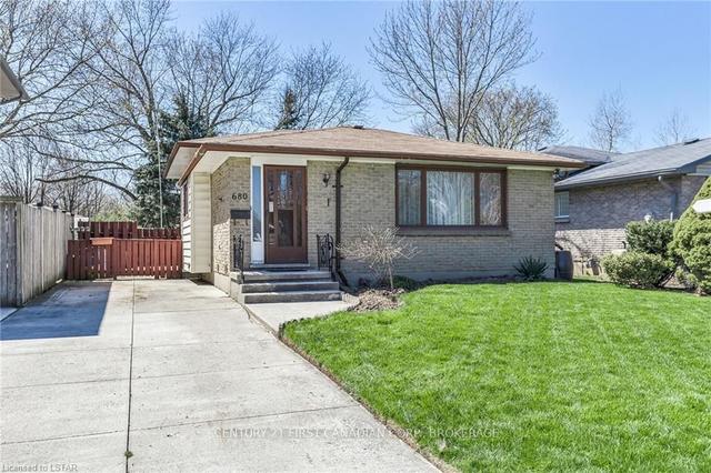 680 Millbank Dr, House detached with 2 bedrooms, 2 bathrooms and 6 parking in London ON | Image 34