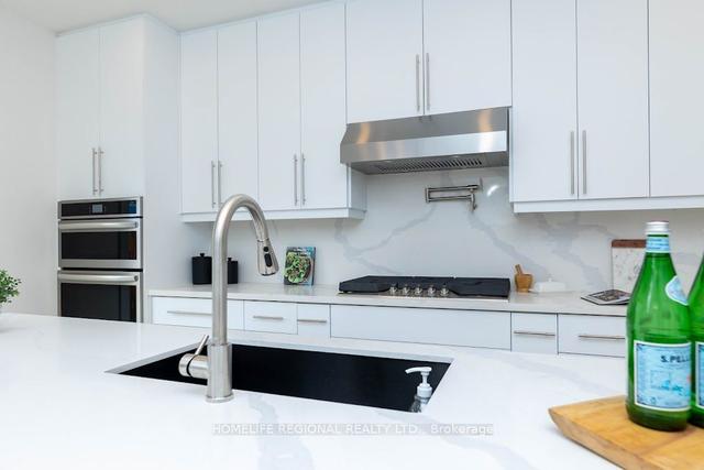 734 Richmond St W, House attached with 3 bedrooms, 5 bathrooms and 1 parking in Toronto ON | Image 3