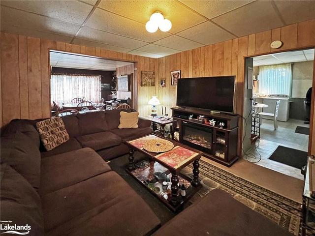 90 Gibson Street, House detached with 3 bedrooms, 1 bathrooms and 2 parking in Parry Sound ON | Image 7