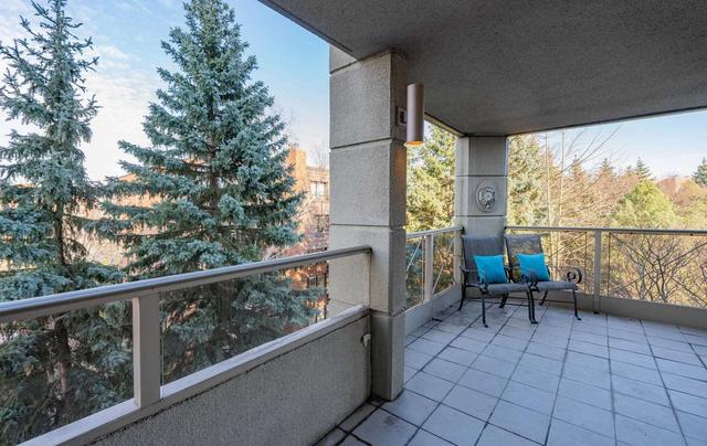 404 - 225 The Donway W, Condo with 3 bedrooms, 3 bathrooms and 2 parking in Toronto ON | Image 5