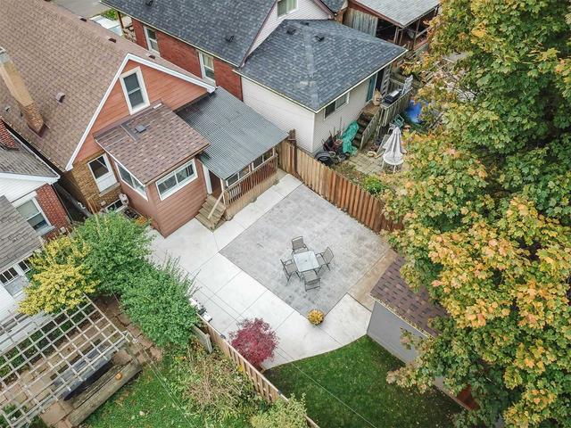 68 Graham Ave S, House detached with 3 bedrooms, 2 bathrooms and 1 parking in Hamilton ON | Image 30