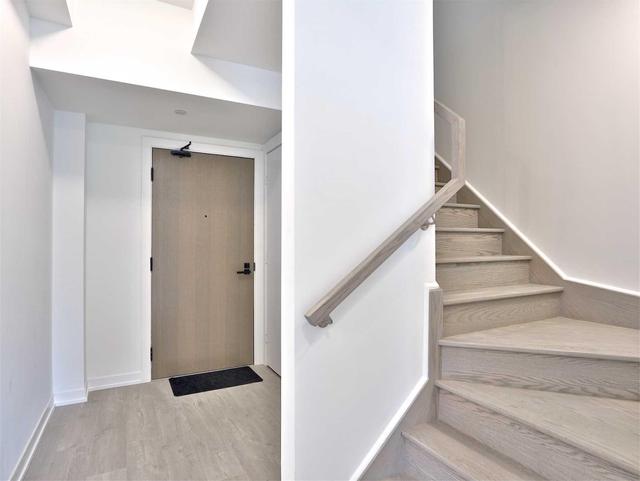 Th4 - 223 St Clair Ave W, Townhouse with 3 bedrooms, 3 bathrooms and 2 parking in Toronto ON | Image 3