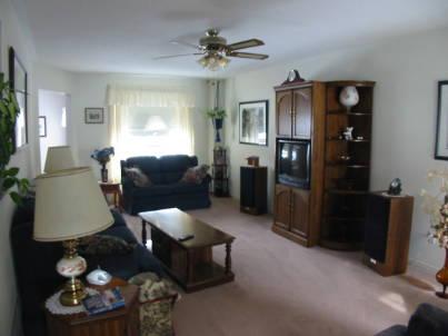 1012 Roseheath St, House detached with 3 bedrooms, 3 bathrooms and 2 parking in Oshawa ON | Image 2