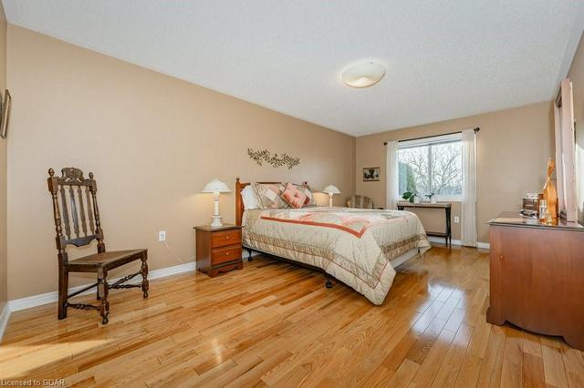 26 Honeysuckle Drive, House semidetached with 3 bedrooms, 2 bathrooms and 2 parking in Guelph ON | Image 10