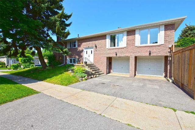 22 Dibgate Blvd, House semidetached with 3 bedrooms, 3 bathrooms and 2 parking in Toronto ON | Image 1