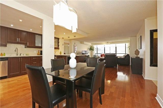 906A - 280 Simcoe St, Condo with 2 bedrooms, 2 bathrooms and 1 parking in Toronto ON | Image 8