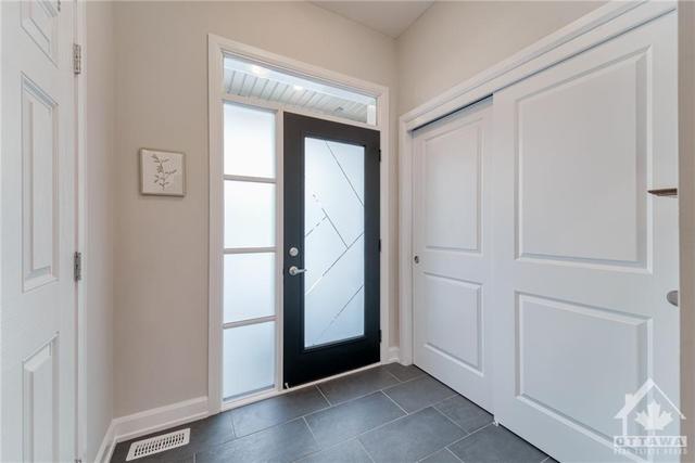 23 Damselfish Walk, Townhouse with 3 bedrooms, 3 bathrooms and 3 parking in Ottawa ON | Image 2