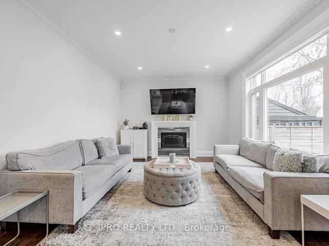 35 Orlando Blvd, House detached with 4 bedrooms, 5 bathrooms and 8 parking in Toronto ON | Image 6
