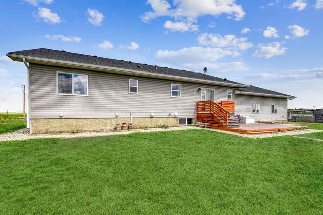 263021 Township Road 240, House detached with 3 bedrooms, 2 bathrooms and null parking in Calgary AB | Image 8