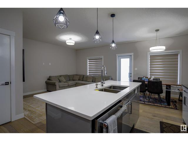 34 - 1703 16 Av Nw, House semidetached with 4 bedrooms, 3 bathrooms and null parking in Edmonton AB | Image 17