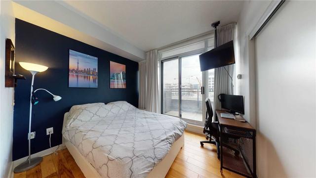 301 - 25 Capreol Crt, Condo with 2 bedrooms, 2 bathrooms and 1 parking in Toronto ON | Image 9