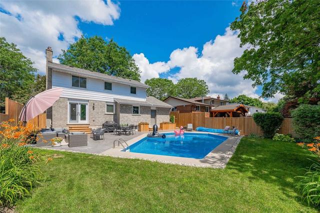 32 Shadybrook Cres, House detached with 3 bedrooms, 3 bathrooms and 3 parking in Guelph ON | Image 31