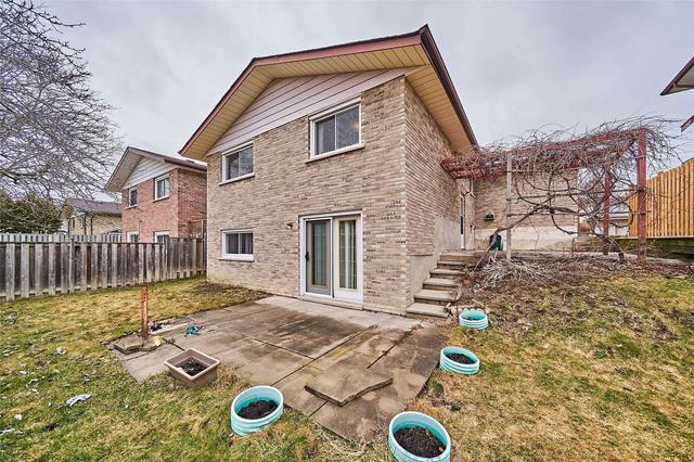 460 Tweedsmuir St, House detached with 3 bedrooms, 2 bathrooms and 5 parking in Oshawa ON | Image 34