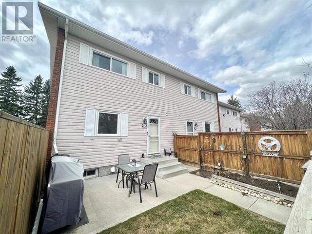 16, - 15 Stanton Street, House attached with 3 bedrooms, 1 bathrooms and 1 parking in Red Deer AB | Card Image
