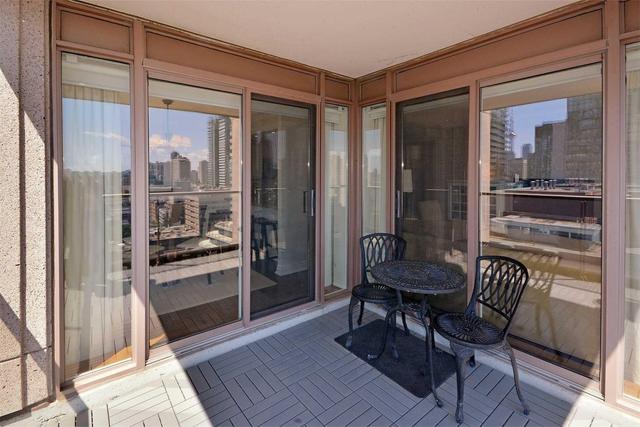 2007 - 909 Bay St, Condo with 2 bedrooms, 2 bathrooms and 1 parking in Toronto ON | Image 14