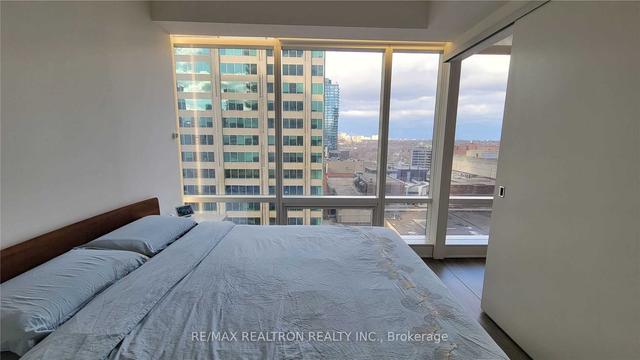 1301 - 1 Bloor St E, Condo with 2 bedrooms, 2 bathrooms and 0 parking in Toronto ON | Image 5