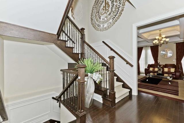 939 Silverthorn Mill Ave, House detached with 4 bedrooms, 6 bathrooms and 9 parking in Mississauga ON | Image 7