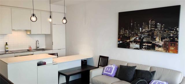 2401 - 5 St Joseph St, Condo with 1 bedrooms, 1 bathrooms and 0 parking in Toronto ON | Image 11