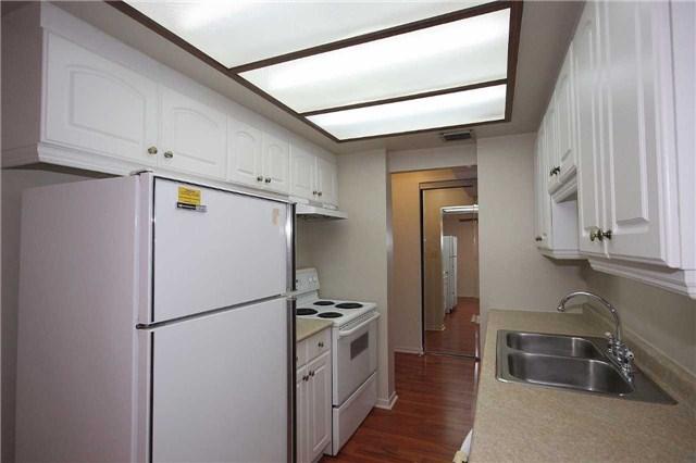 701 - 120 Duke St, Condo with 2 bedrooms, 2 bathrooms and 1 parking in Hamilton ON | Image 5