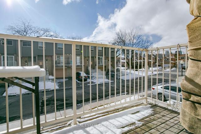 117 - 60 Hanson Rd, Condo with 3 bedrooms, 3 bathrooms and 2 parking in Mississauga ON | Image 8