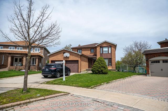 101 Dunstan Cres, House detached with 4 bedrooms, 3 bathrooms and 6 parking in Vaughan ON | Image 2