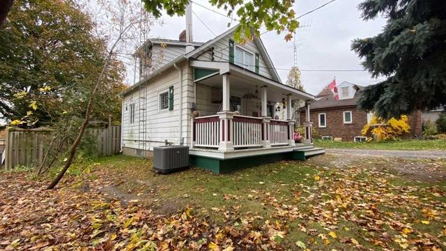 13161 Highway 27, House detached with 2 bedrooms, 1 bathrooms and 4 parking in King ON | Image 1