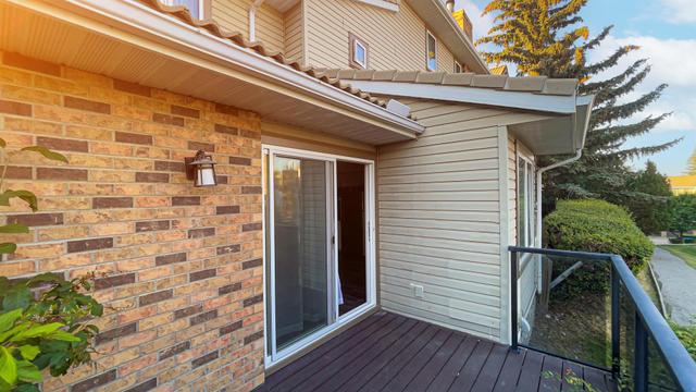 316 Coachway Lane Sw, Home with 3 bedrooms, 2 bathrooms and 2 parking in Calgary AB | Image 26