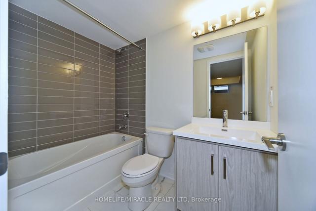 61 - 31 Honeycrisp Cres N, Townhouse with 2 bedrooms, 3 bathrooms and 1 parking in Vaughan ON | Image 25