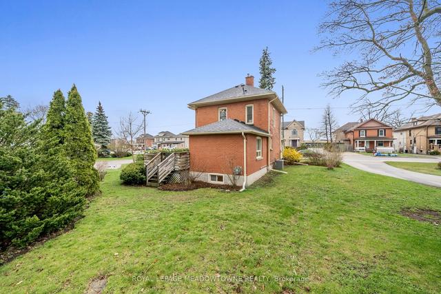 77 Guelph St, House detached with 3 bedrooms, 2 bathrooms and 3 parking in Halton Hills ON | Image 27